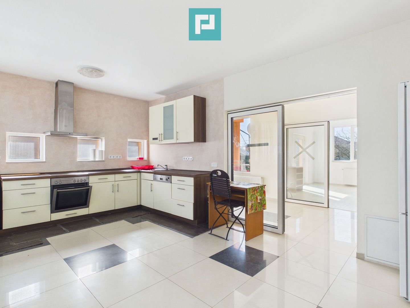 Casă individuală de închiriat – Moșnița Nouă - Poză 8