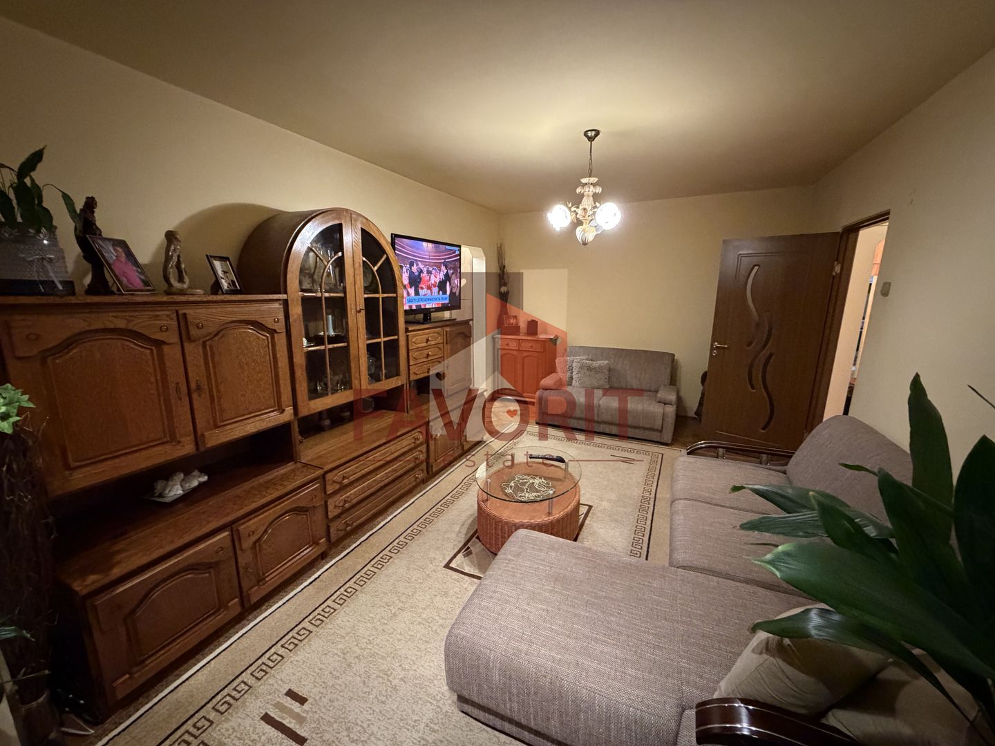 Etaj intermediar. Mobilat. Pozitie excelenta - Poză 2