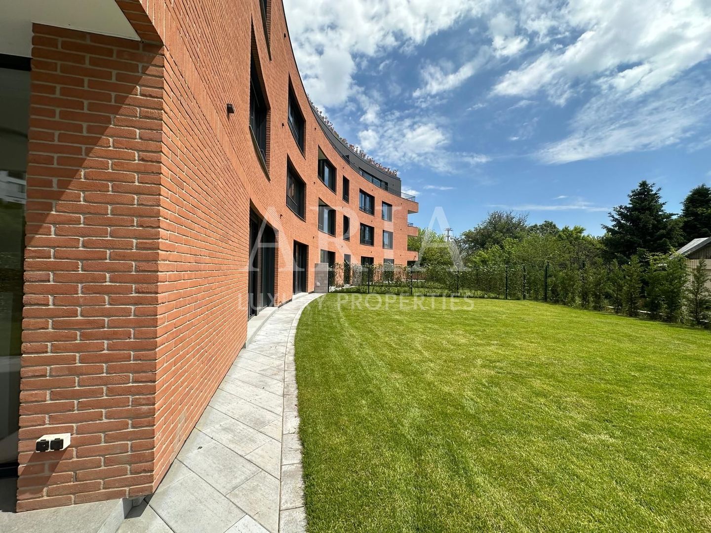 APARTAMENT 4 CAMERE -  GRADINA 250MP - Poză 7