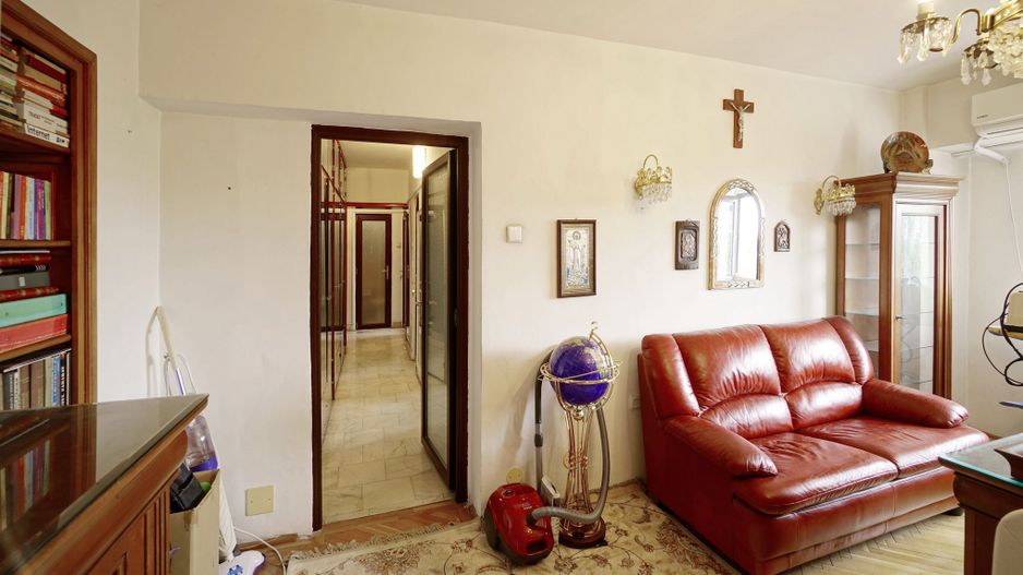 Apartament 5 camere in Piata Victoriei,bloc 1995 - Poză 18