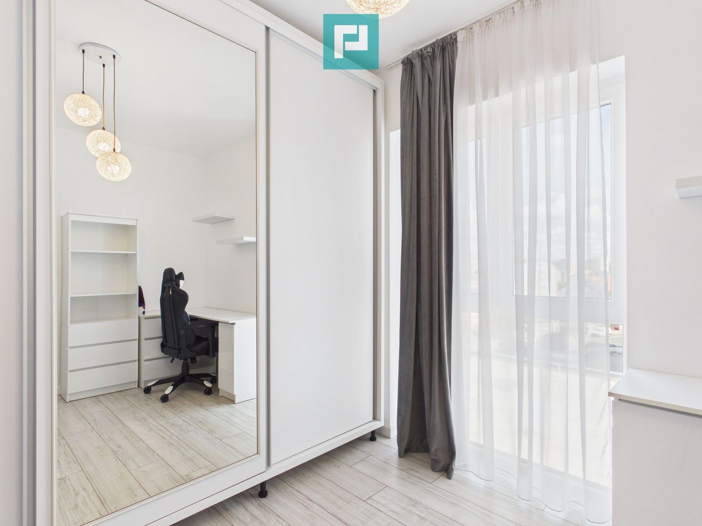 Apartament cu 3 camere Adora Park - Poză 10