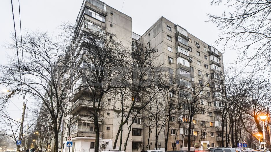 1 Mai nr. 29, 3 camere, 4/10, bloc stradal, c-tie 1980, bucatarie mare, 2 bai - Poză 12