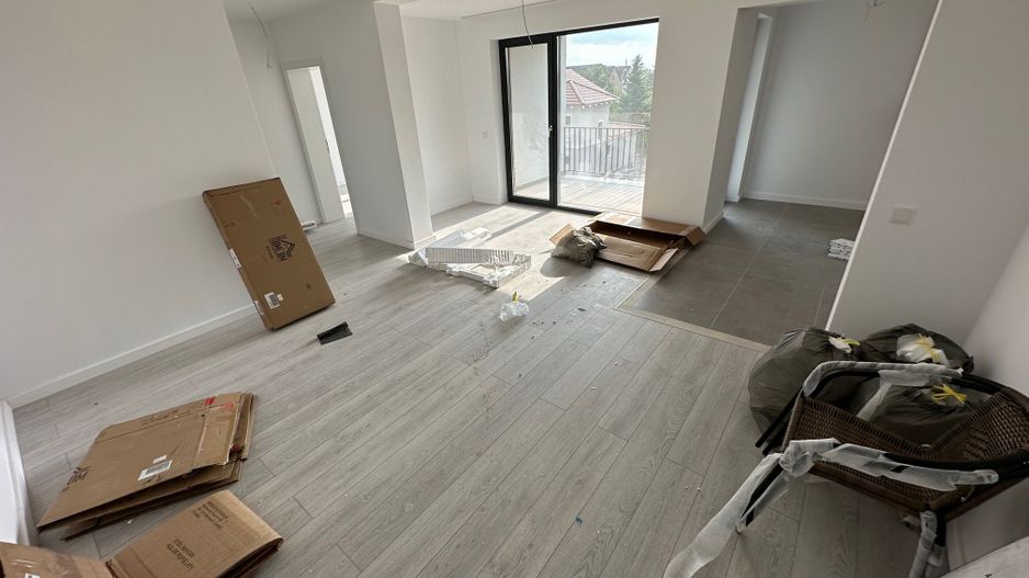 Apartament 3 camere la prima inchiriere - Poză 1