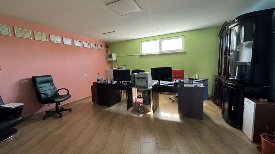 Hala cu birou apartament si teren - Poză 6