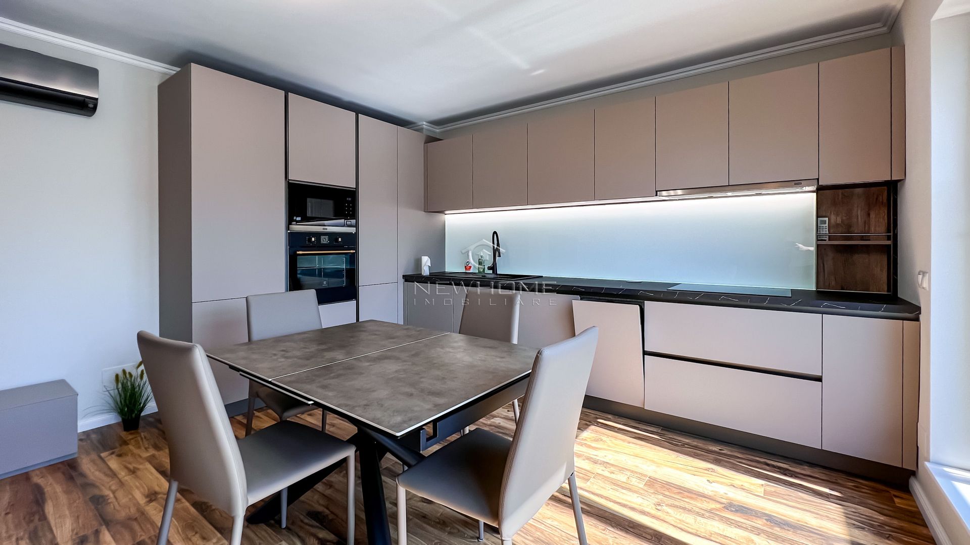 Apartament 3 camere, zona Ultracentral - Poză 2
