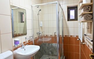 Pensiune la cheie de vanzare | 10 camere | Sacele, Brasov |Comision 0% - Poză 32