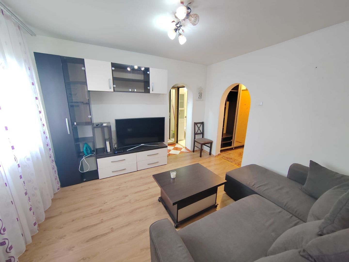 Titan Metrou 1 Decembrie - Poză 1