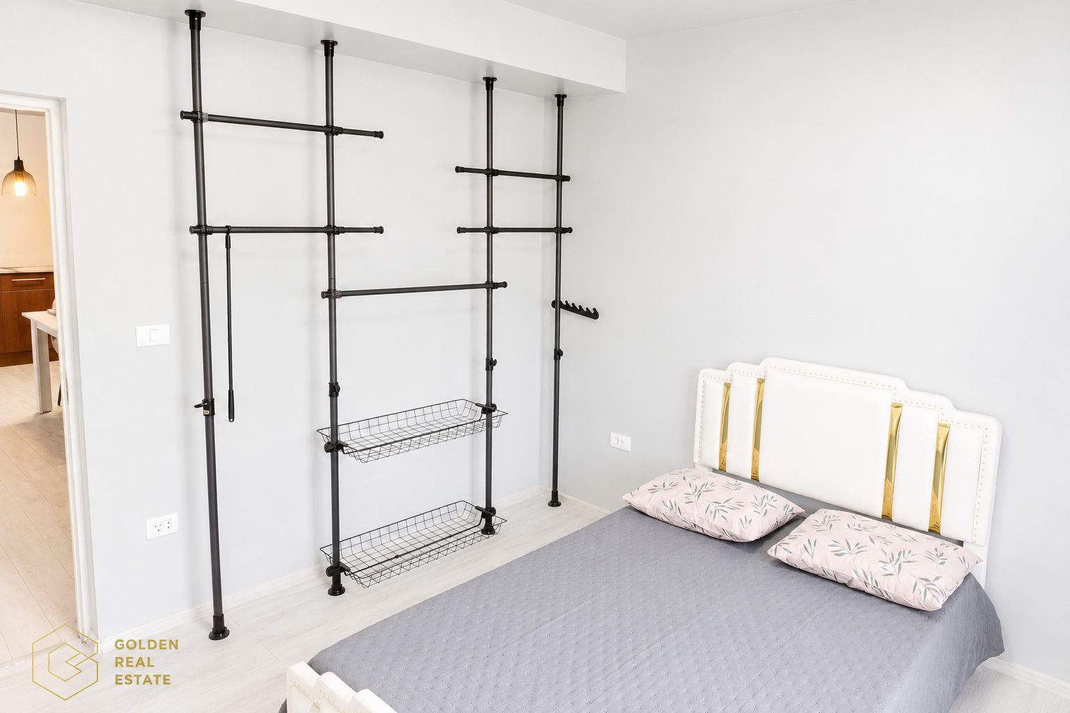Apartament 3 camere, Via Cramina, mobilat si utilat complet, terasa 26 mp - Poză 6