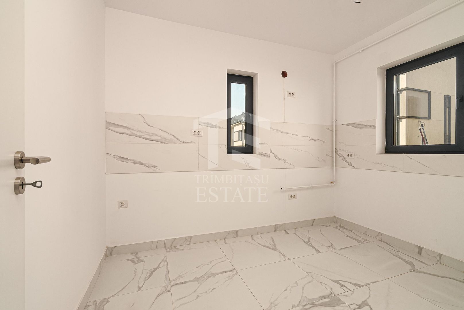 Case Finalizate P+1+M 140 mp  Curte+Parcare Sect 5  Dedeman Giurgiu - Poză 18
