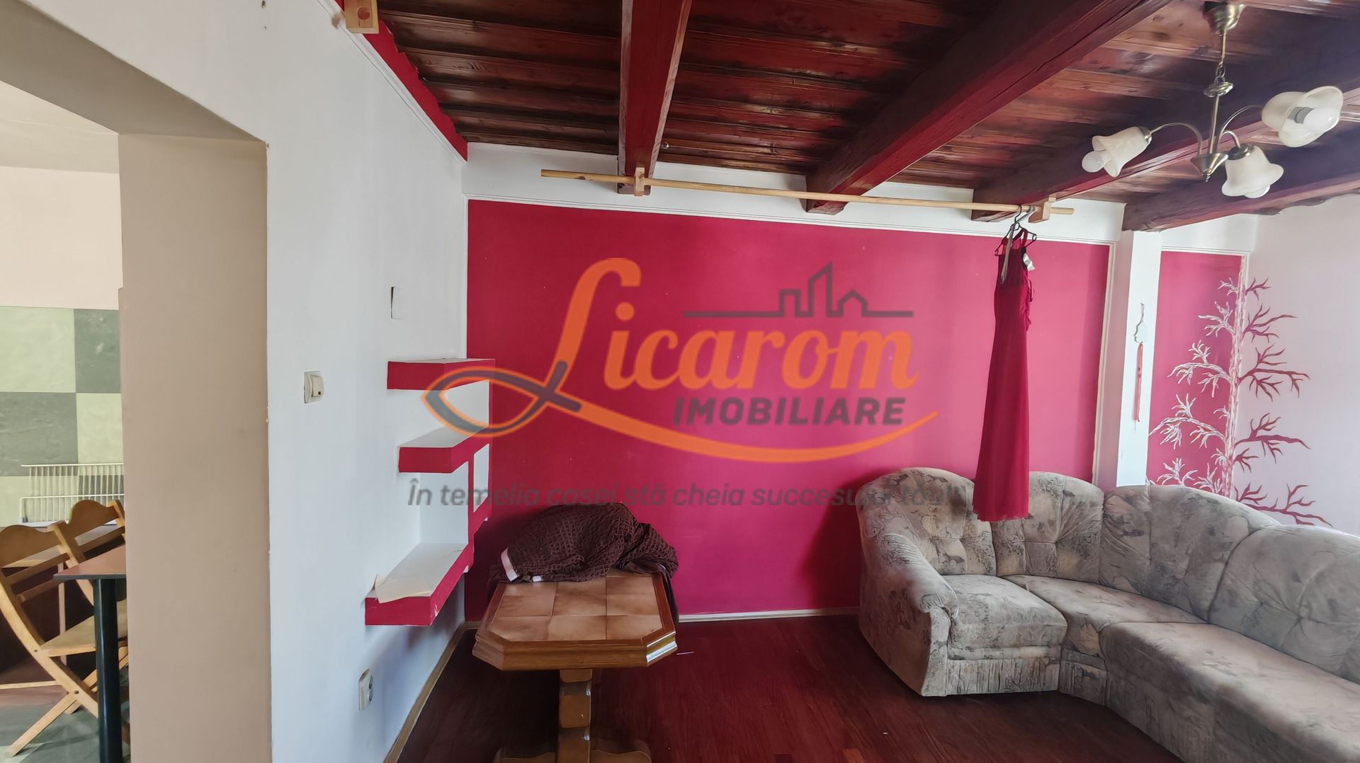 Casa cocheta Cristian zona Centrala, 2 camere,pod,beci,curte. - Poză 5