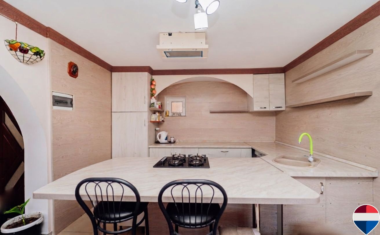 Casă de vânzare, Obileni, Hîncești ,185 m² ,16 ari, 2 garaje - Poză 7