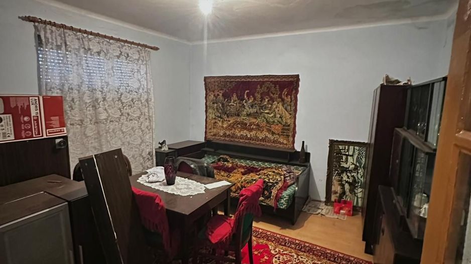 Casa cu teren de 331 mp Velenta - Poză 3