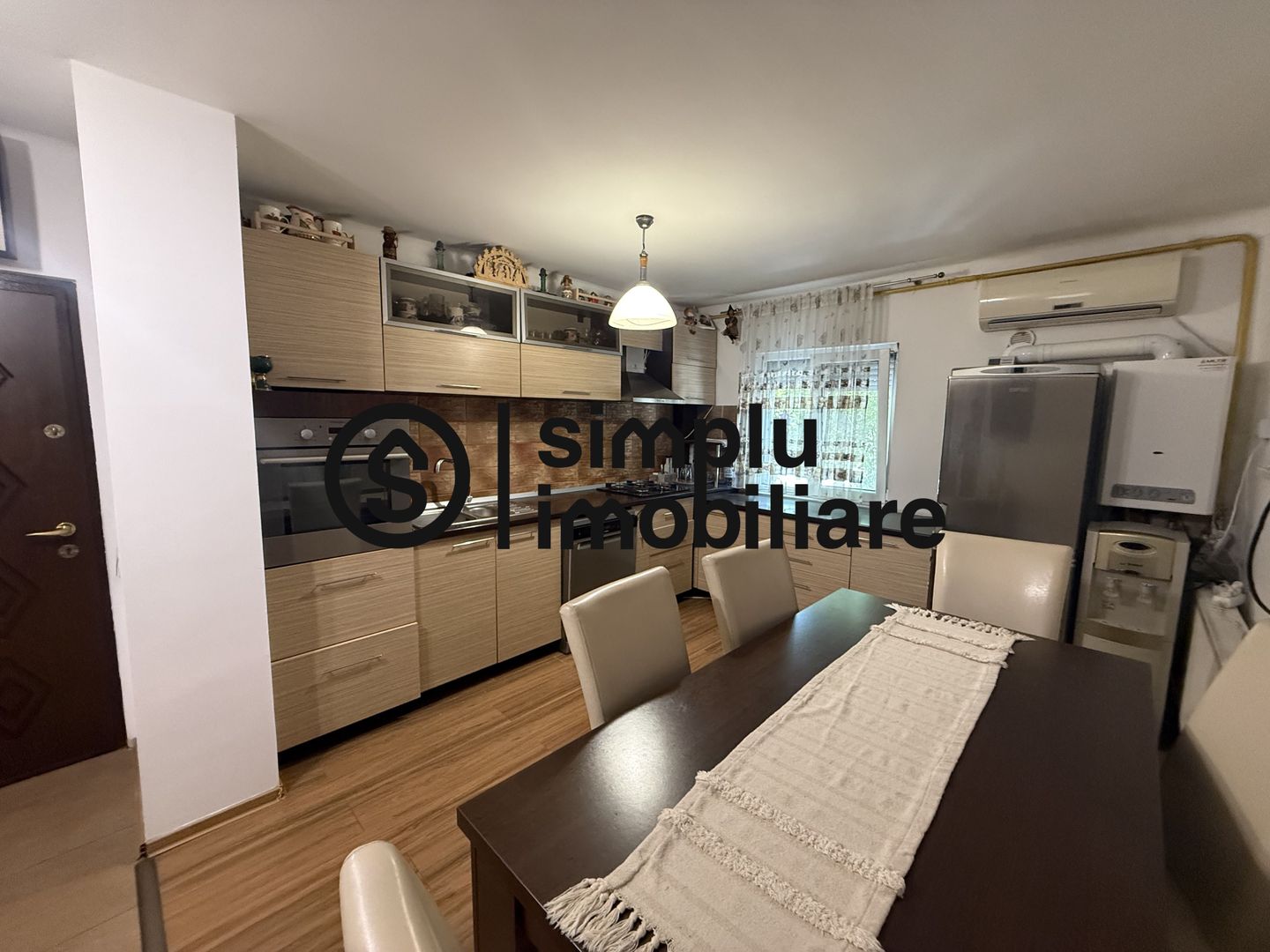 Apartament 4 camere 1 Mai et 1/4 - Poză 1