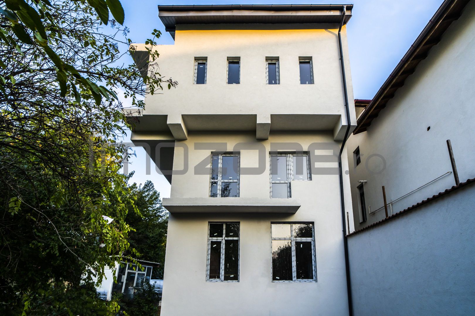 Apartament 3 cam., 2 bai, 2 balc., bloc nou, finisat la cheie, centrala termica - Poză 3