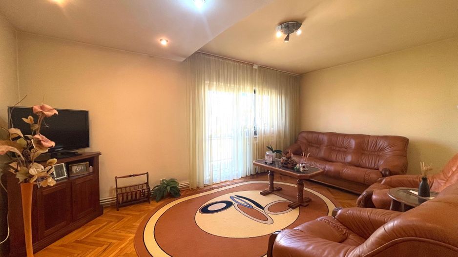 Apartament zona Soarelui - 3 camere - etaj 3 - Poză 2