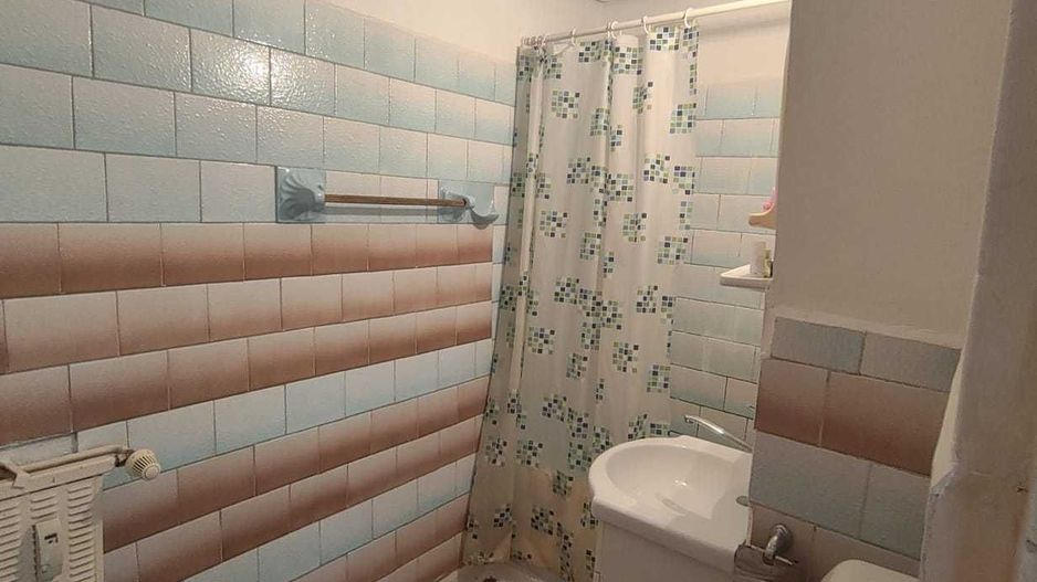 Inchiriez Garsoniera Spatarul Preda 42mp - Poză 4