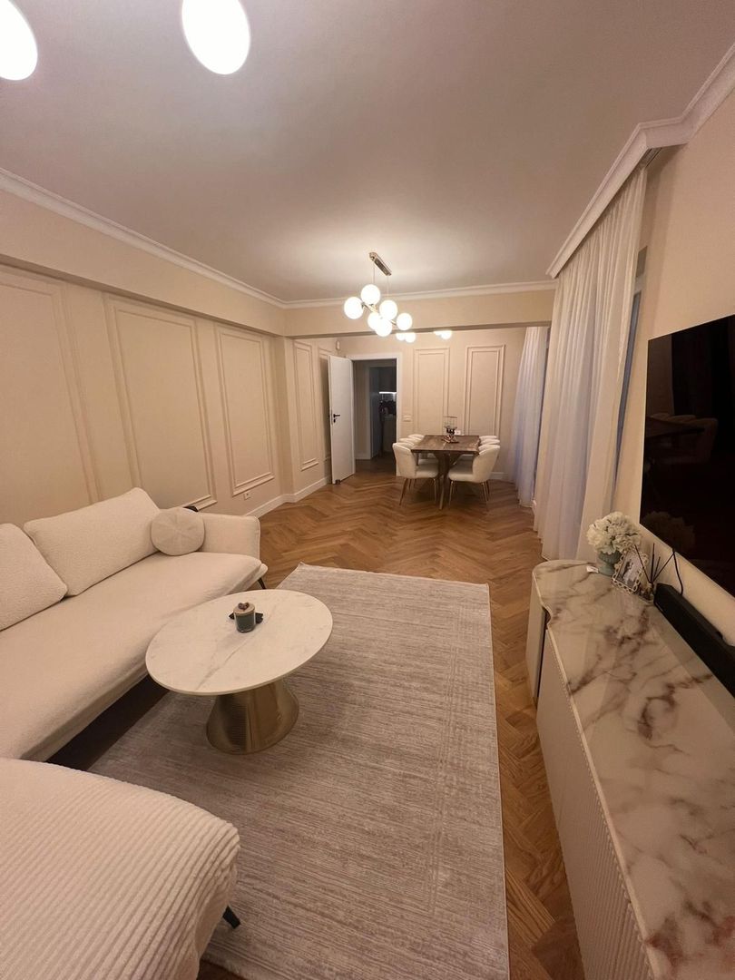 3 CAM MOBILAT SI UTILAT ULTRAMODERN CU TERASA ZONA TRAPEZULUI - Poză 11