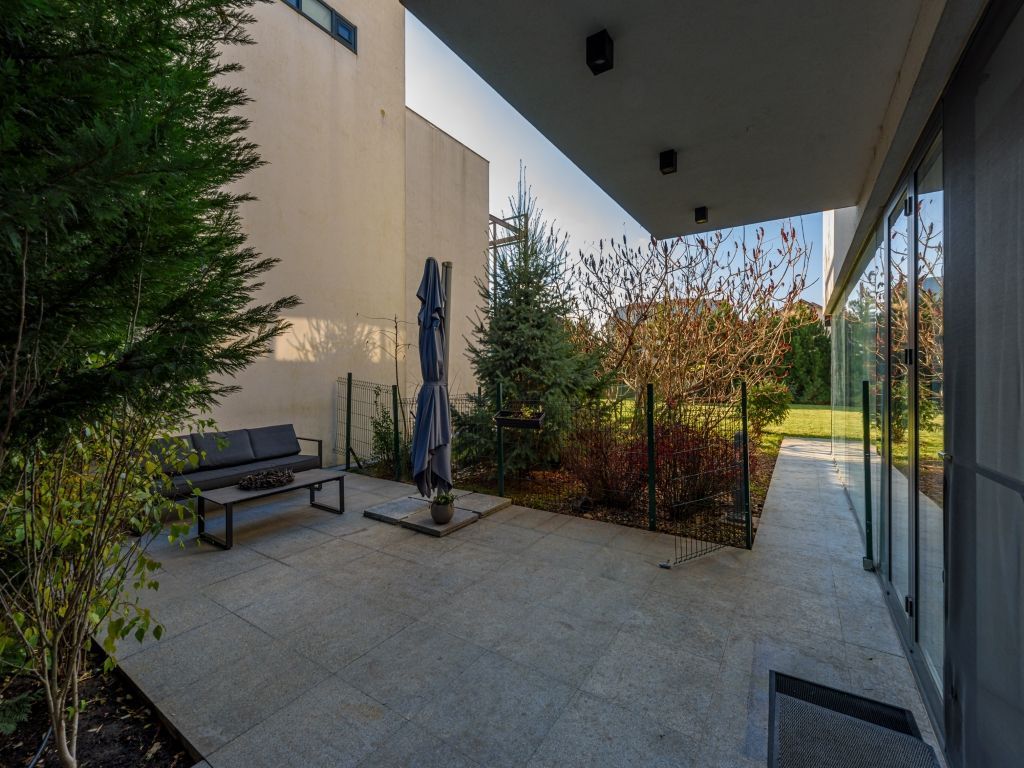 Modern villa | 6 rooms | Iancu Nicolae - Poză 16