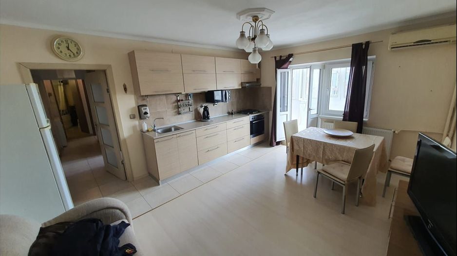 Apartament 3 camere de vânzare–complet mobilat, pe Str. Novaci/13 Sept - Poză 2