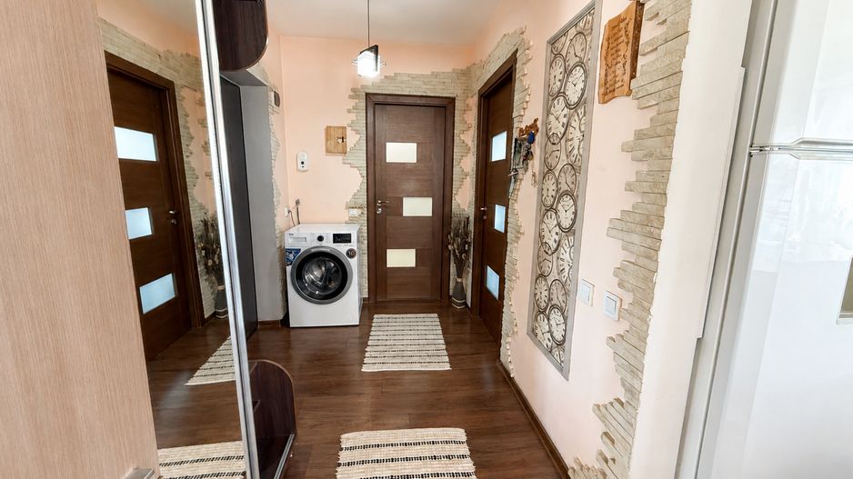 Apartament 2 camere cu 2 balcoane si parcare subterana, Str. Eroilor - Poză 7