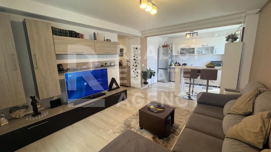 Vânzare, apartament cu 3 camere în zona Militari Residence - Poză 1