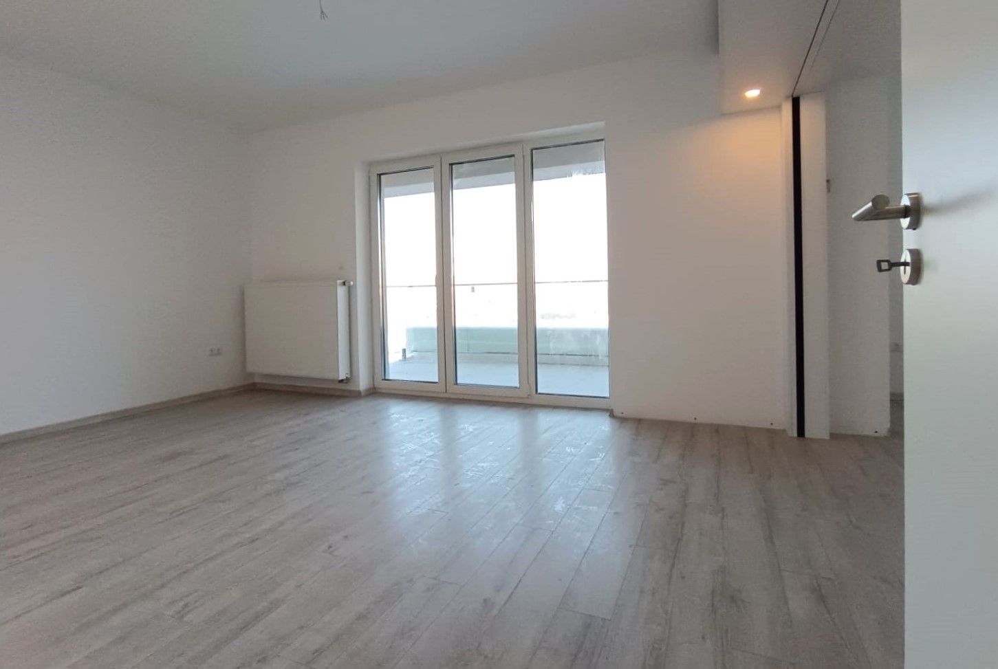 Oferim spre vanzare apartament 2 camere modern cu pereti retractabili - Poză 13