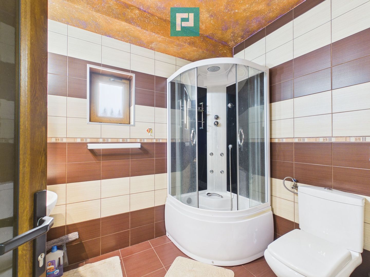 Casă spațioasă în Sântana - Poză 27