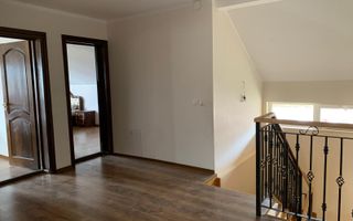 Duplex premium în vatra veche a localității Moșnița Veche - Poză 12