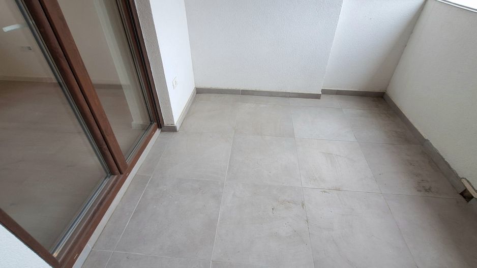 Apartament cu 3 camere si loc de parcare - Kaufland - Poză 12