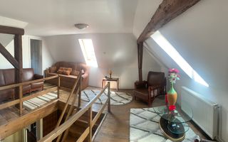 Casă în centrul Cisnădioarei cu 243mp de locuit și teren de 936mp - Poză 16