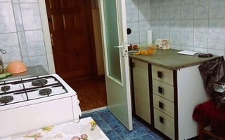 Apartament cu 3 camere de vanzare zona centrala - Poză 6