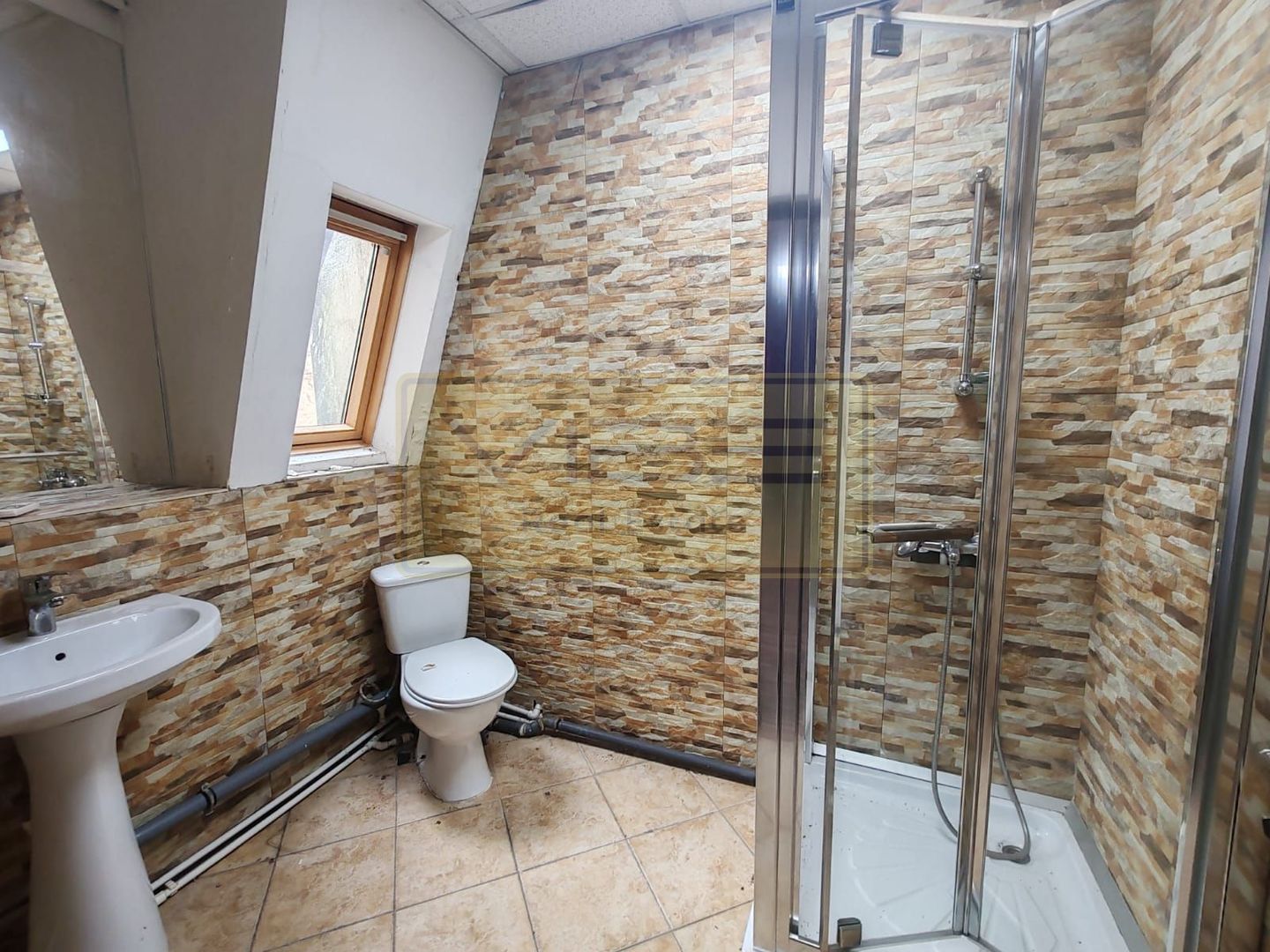 Independentei- Golia-  Casa de inchiriat - Office/ sediu firma - Poză 4