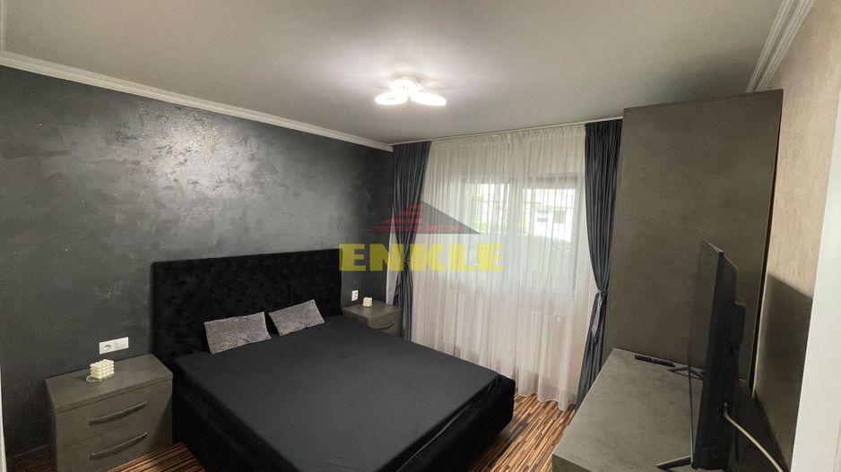 De vanzare apartament, 2 camere decomandat, zona Capat 1 - Poză 1
