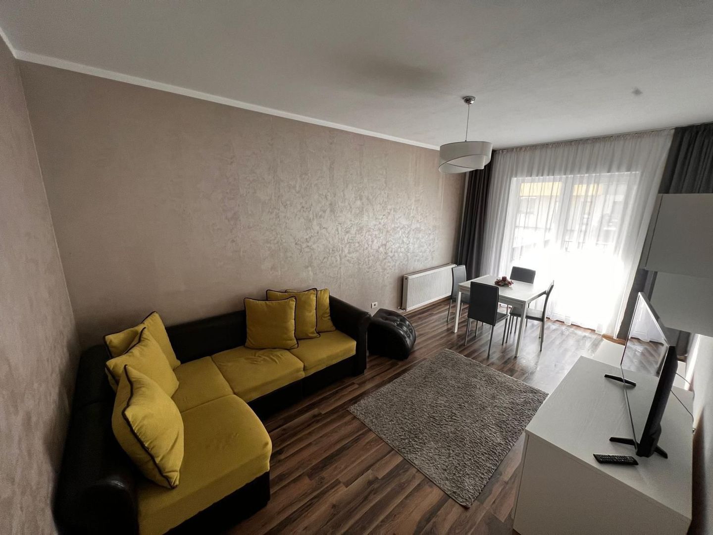 Giroc | 2 Camere | Decomandat | Loc de parcare - Poză 3