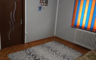 Apartament îngrijit 2 camere de vanzare, zona Cedonia - Poză 3