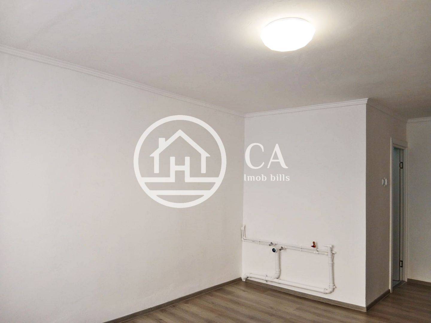 Apartament cu o camera de vanzare in zona Rogerius, Oradea - Poză 2