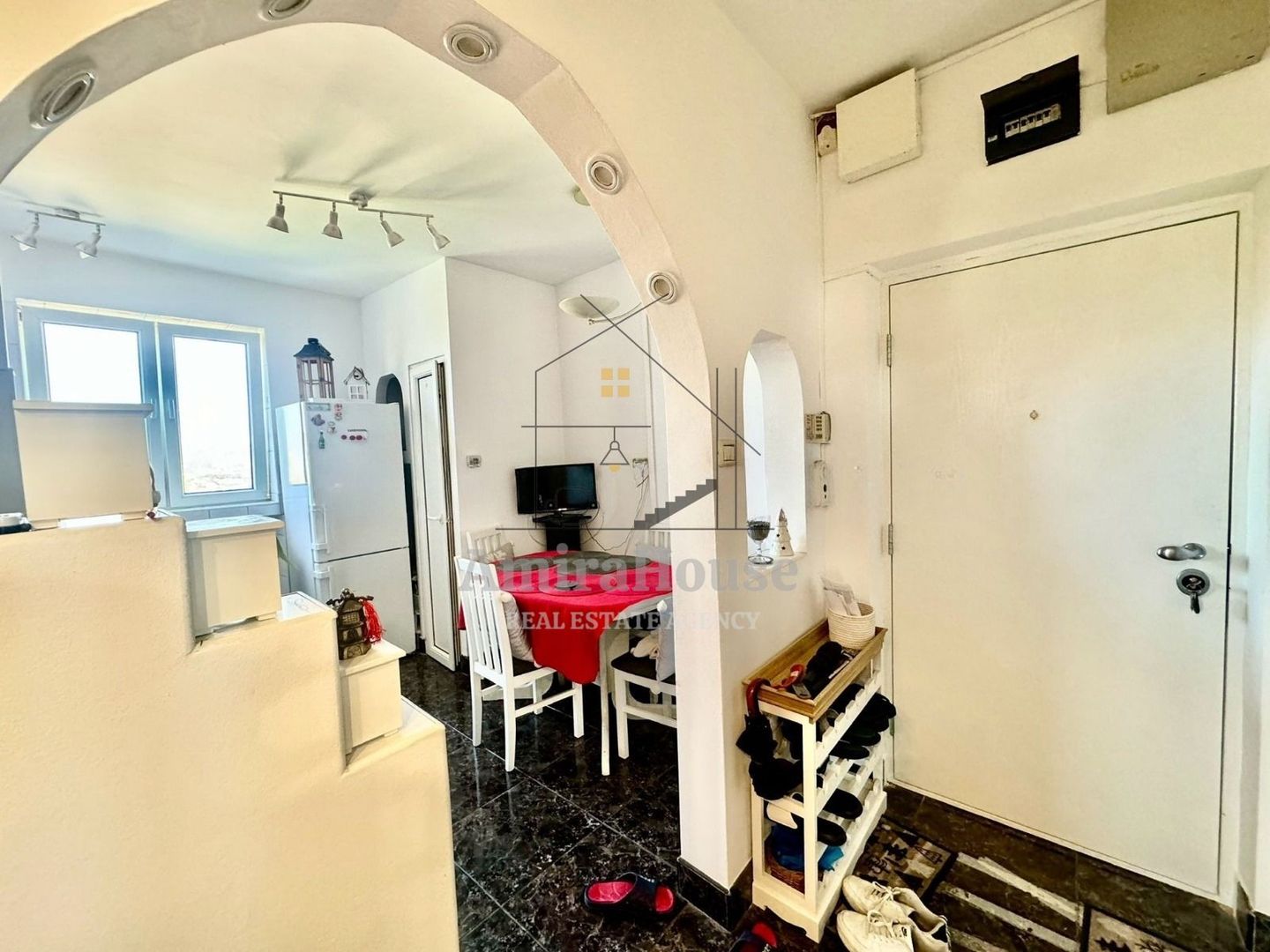 Apartament 2 camere, decomandat, 69 mp, parcare, finisat, str Republicii - Poză 12