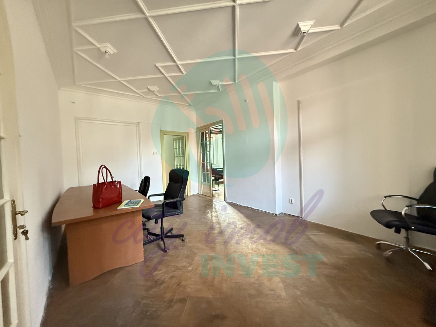 Eleganta, stil si mult potential intr-un apartament interbelic de 3 camere - Poză 6