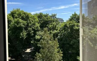 Ap cu 3 camere în Păcurari,izolat+geam la baie 108.000 euro negociabil - Poză 3