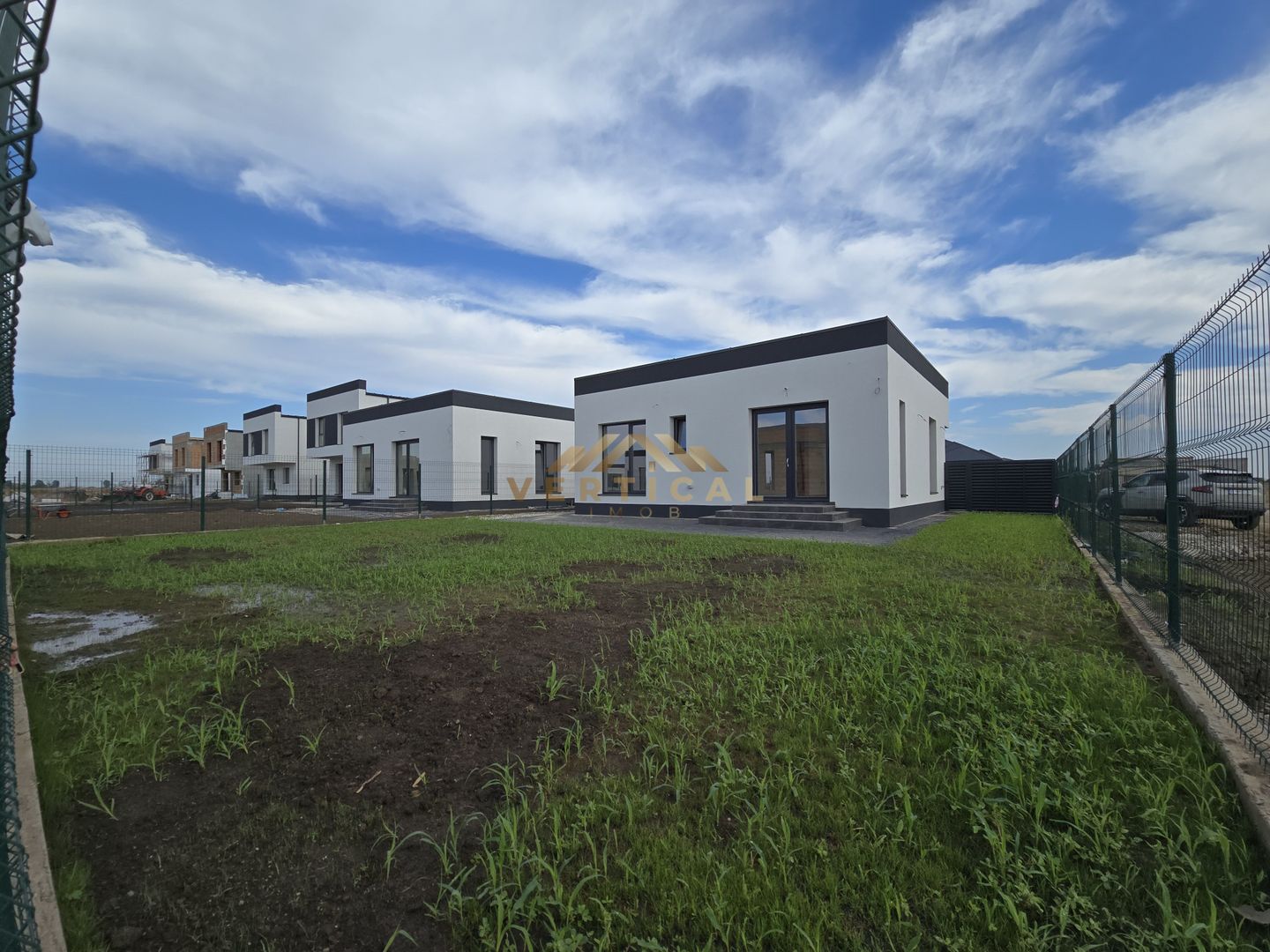 Parter | 4 Camere | 2 Bai | Teren 415mp+ | Berceni Mega Parc - Poză 1