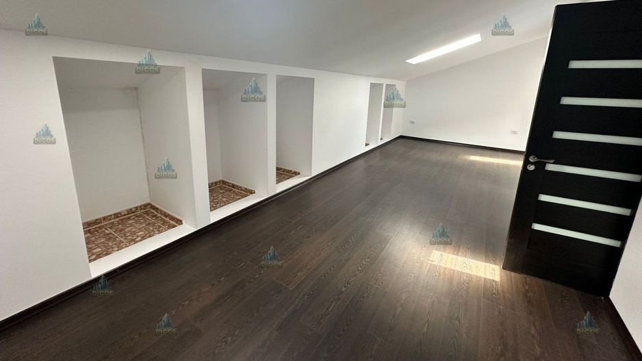 Vilă de vânzare 1500 mp teren - Poză 18