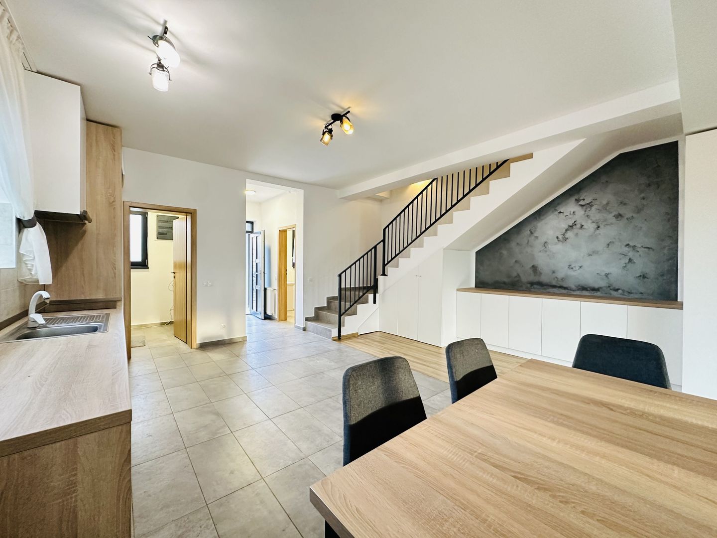 Ikea - Casa moderna cu 3 dormitoare, 130mp | Loc de joaca in mansarda - Poză 6