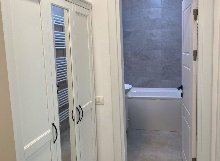 1 camera - Plaza - Poză 6