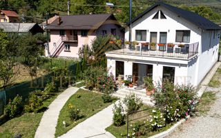 PENSIUNEA DIN DOFTANA – UN LOC CARE VINDE EMOȚII, NU CAMERE! - Poză 2