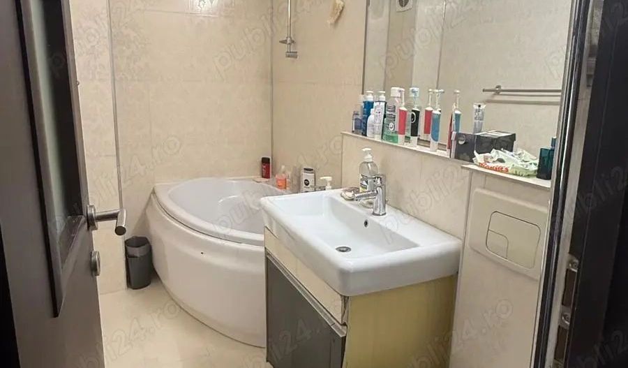 De vanzare apartament 2 Camere Lujerului - Poză 2