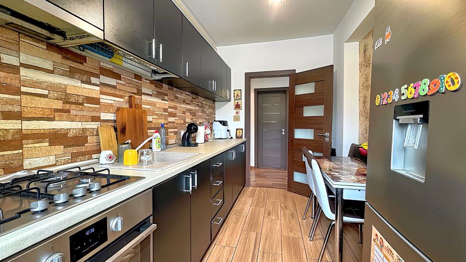 Apartament 3 camere decomandat bucatarie inchisa 2 bai Parcul Teilor - Poză 1