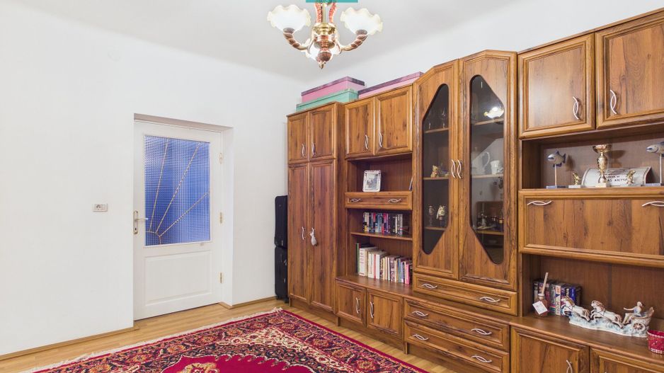 Casă 2 corpuri și 5 camere ultracentral în Curtici - Poză 13