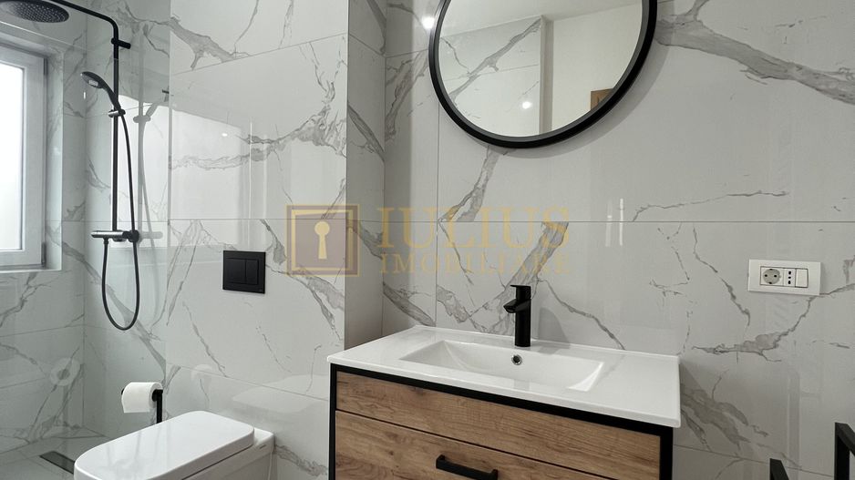 Casa zona Lunei, 5 camere + 3 bai, centrala proprie, rezidential sau birouri ! - Poză 9