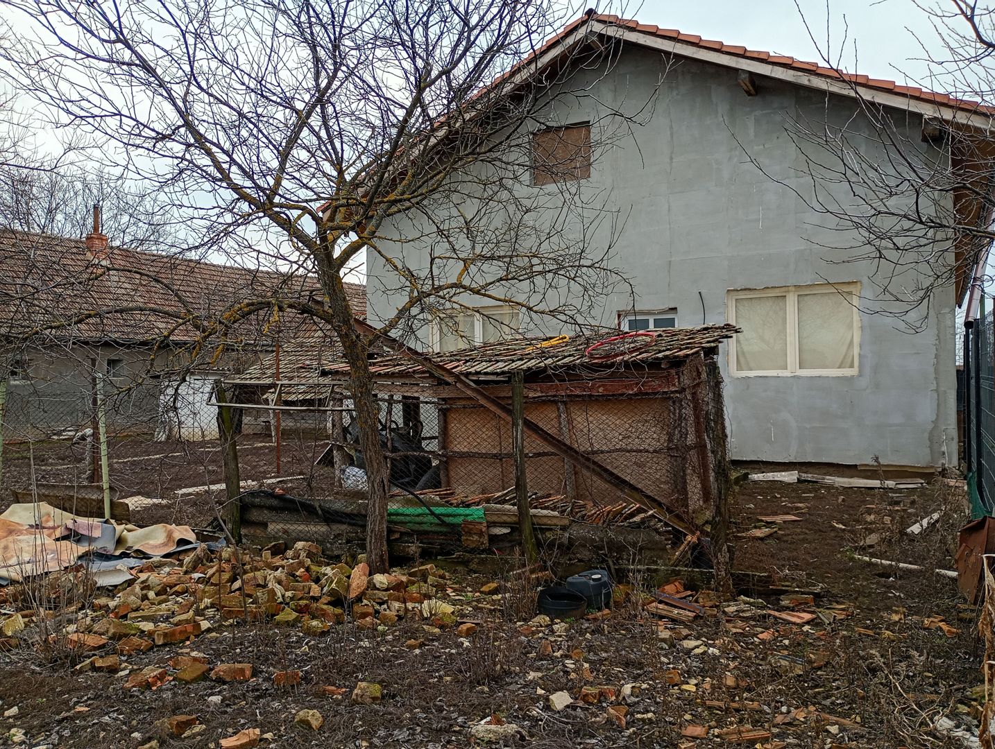 Casa Individuala Suprafete Generoase, Teren Mare, La Rosu - Poză 4