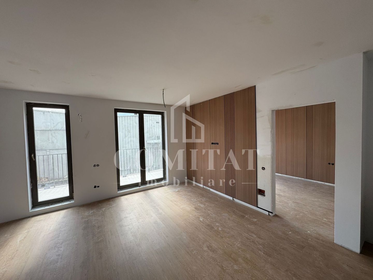 Apartament la etaj intermediar | Bloc exclusivist | Eroilor - Poză 2